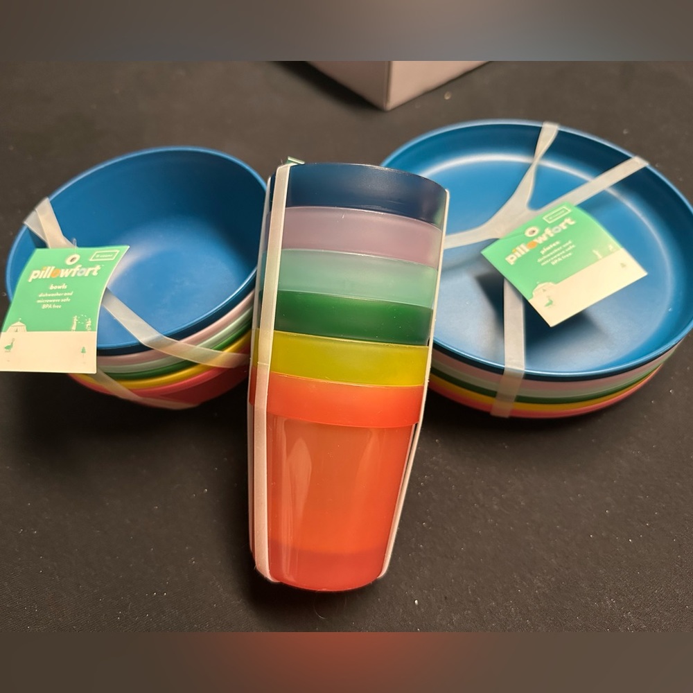 Tumbler Set 6 plates, 6 cups, 6 bowls NWT